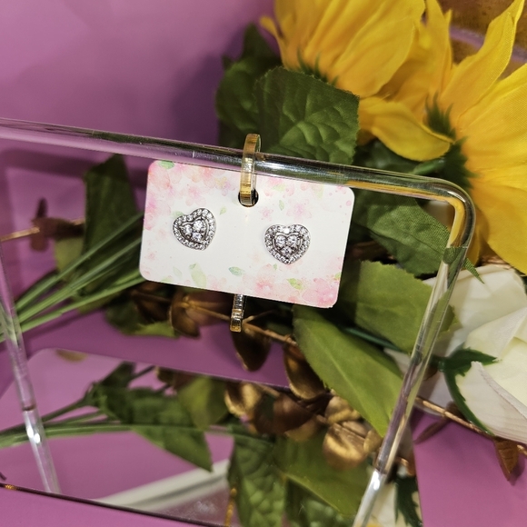 Heart Stud 925 Sterling Silver Rhinestone Earrings BRAND NEW - Picture 2 of 3
